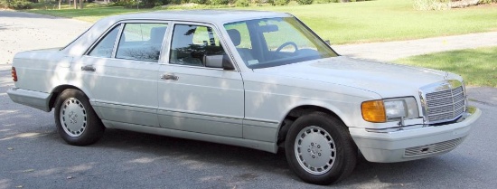 1989 Mercedes-Benz 300 SEL four door sedan