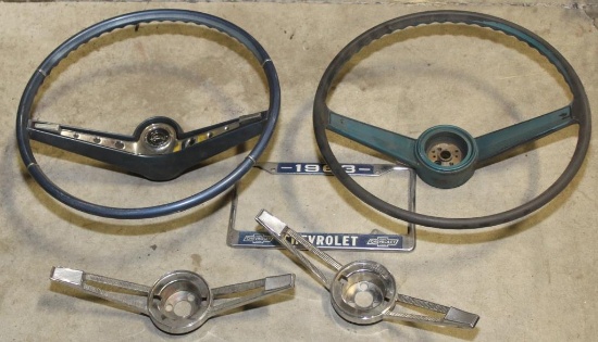 2 steering wheels