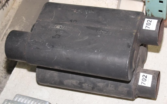 2 Flowmaster mufflers, 40 series?
