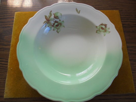 VINTAGE UNION PACIFIC CHINA SOUP BOWL WITH EXCELLENT DESIGN-BOTTOM MARKED "UNION PACIFIC RR"