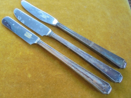 3 OLD 'PULLMAN' MARKED DINNER KNIVES-ONE IS MORE ROUNDED ON END