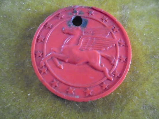 VINTAGE HARD PLASTIC KEY CHAIN TOKEN WITH MOBIL PEGASUS SYMBOL