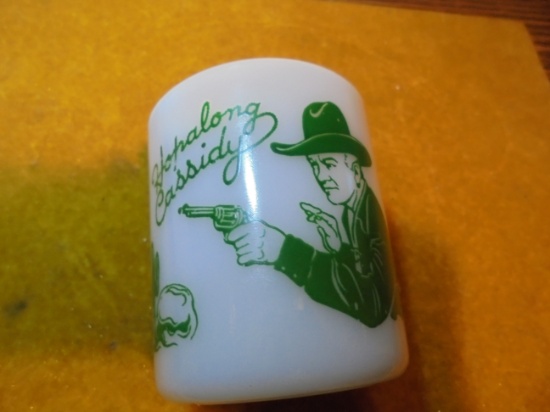 VINTAGE HOPALONG CASSIDY MILK GLASS MUG