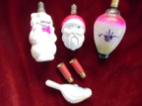 3 VINTAGE CHRISTMAS ORNAMENT WITH ONE DAMAGED ONE