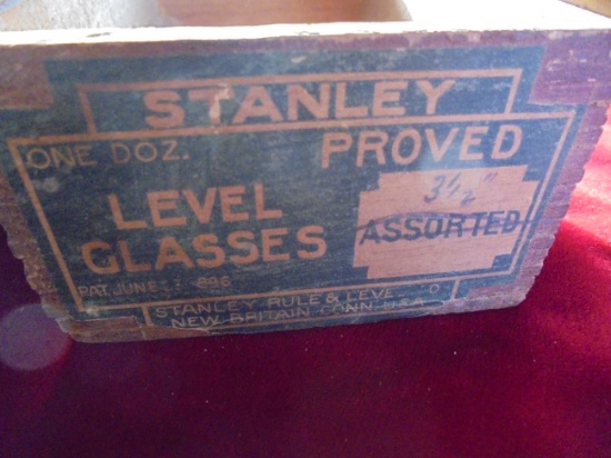 OLD STANLEY WOOD BOX OF LEVEL GLASSES-WITH (6)- 3 3/4 INCH GLASS TUBES INSIDE