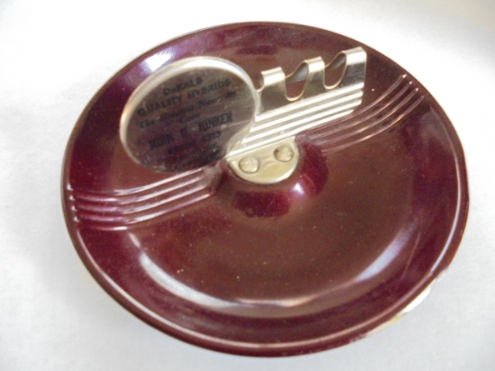 VINTAGE ART DECO STYLED ADVERTISING ASH TRAY FEATURING "DEKALB HYBRIDS"-VERY CLEAN