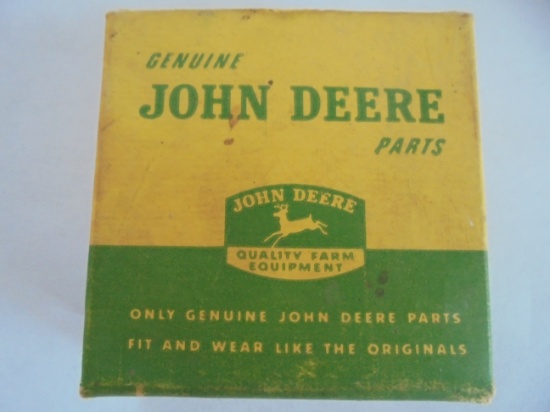 VINTAGE JOHN DEERE PARTS BOX WITH "4 LEG DEERE" LOGO-WITH PART INSIDE-LOOKS UNUSED