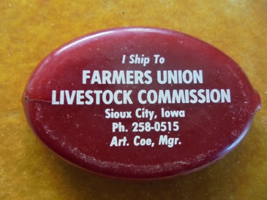 OLD SIOUX CITY STOCKYARDS COMMISSION CO. COIN HOLDER "FARMERS UNION LIVESTOCK COMMISSION"