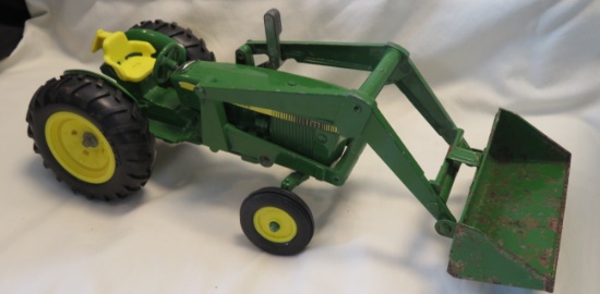 JOHN DEERE UTILITY TRACTOR W/ LOADER