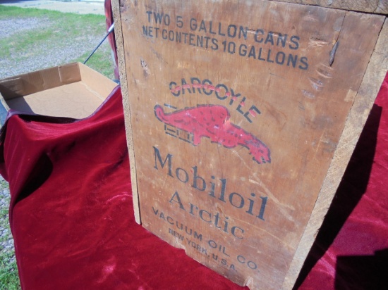 EARLY WOOD MOBIL GARGOYLE OIL BOX-STUNNING LOGO