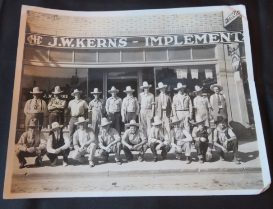 EARLY J.W. KERNS IMPLEMENT COMPANY PHOTO
