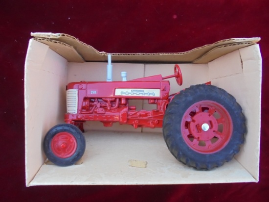 NEW IN BOX FARMALL 350 TRACTOR IN 1/16 SCALE