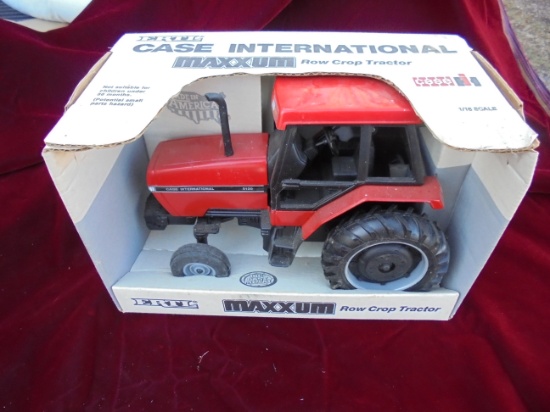 IN BOX TOY CASE INTERNATIONAL MAXXUM ROW CROP TRACTOR CLEAN