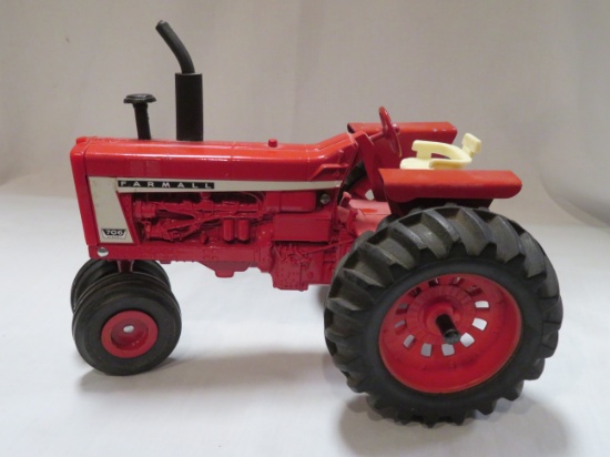 FARMALL 706 DIESEL - NARROW FRONT