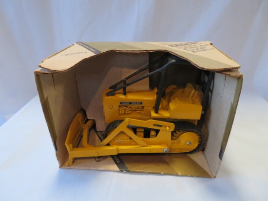 JOHN DEERE CRAWLER - WITH BOX