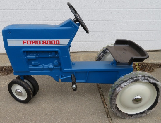 FORD PEDAL TRACTOR - F-68  - MODEL 8000