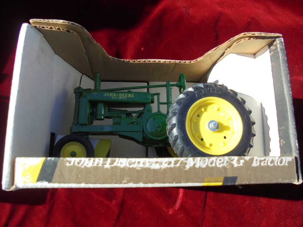 John Deere Toy Model G Tractor 1937 Era Art Antiques Collectibles Toys Hobbies Diecast Toy Vehicles Online Auctions Proxibid