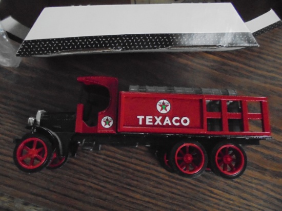 STILL IN THE BOX TEXACO 1925 TOY TRUCK-COIN BANK