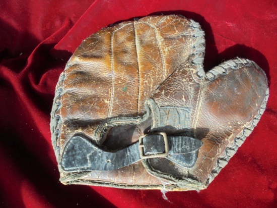 EARLY LEATHER BASEBALL GLOVE WITH BUCKLE & STRAP