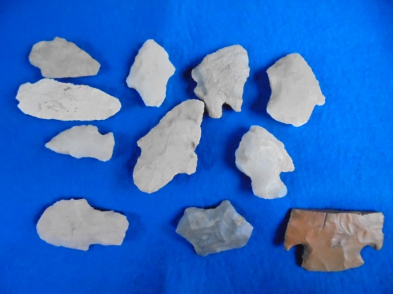 (11) OLD INDIAN OR NATIVE AMERICAN ARROW HEADS & PIECES OF ARROW HEADS-INTERESTING