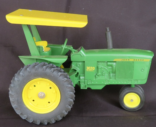 JOHN DEERE NARROW FROM 3020 WITH ROPS -- REPAINTED