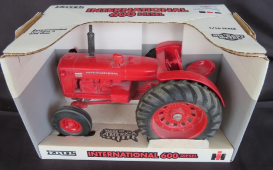 IH 600 DIESEL TRACTOR - 1/16 SCALE