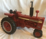 INTERNATIONAL 1256 TRACTOR - NARROW FRONT