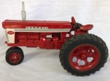 FARMALL 460 TOY TRACTOR - 1/16TH SCALE - REPAINTED