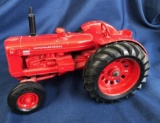 INTERNATIONAL 600 DIESEL TOY TRACTOR