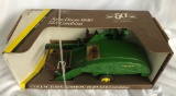 JOHN DEERE 1940 12A PULL TYPE COMBINE - COLLECTOR'S EDITION BY ERTL