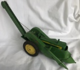 JOHN DEERE TWO CYLINDER TRACTOR WITH CORN PICKER