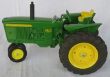 JOHN DEERE 3020 NARROW FRONT TRACTOR - REPAINTED