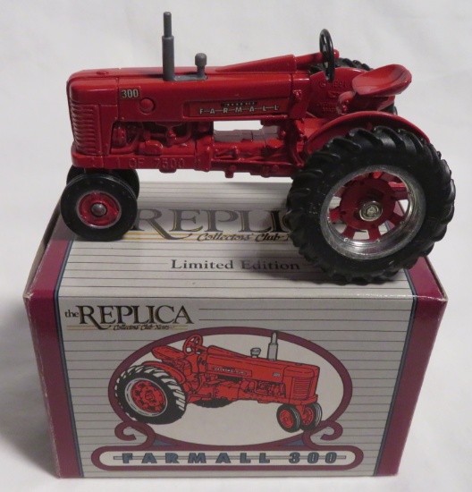 FARMALL 300 - 1/32 SCALE LIMITED EDITION