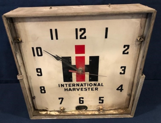 INTERNATIONAL HARVESTER DEALERSHIP CLOCK - ROUGH CONDITION