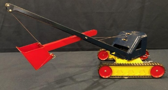 EARLY BRENNER MFG. CO "BIG B SHOVEL DERRICK" - PRESSED STEEL TOY