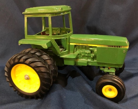 JOHN DEERE 50 SERIES TRACTOR WITH DUALS