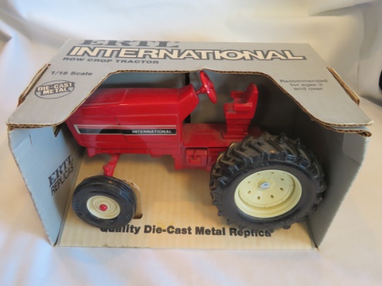 INTERNATIONAL ROW CROP TRACTOR