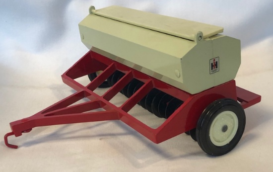 INTERNATIONAL HARVESTER GRAIN DRILL