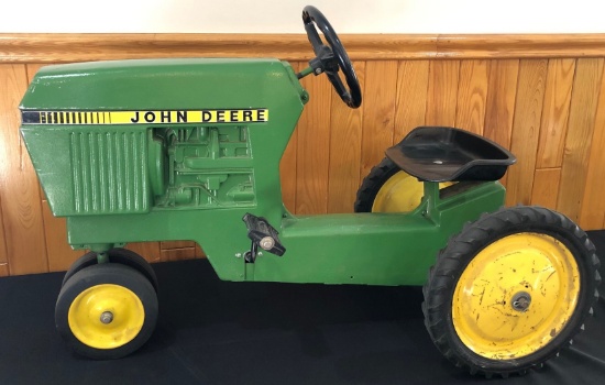 JOHN DEERE 40 SERIES PEDAL TRACTOR - STOCK NO. 520 BY ERTL