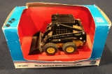 NEW HOLLAND LX665 TURBO SKID STEER - 1/32 SCALE