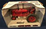 FARMALL SUPER M-TA - 1/16TH SCALE