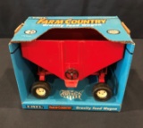 ERTL FARM COUNTRY GRAVITY FEED WAGON