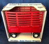 ERTL RED BALE THROW WAGON - NIB