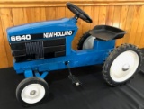 NEW HOLLAND 6640 PEDAL TRACTOR