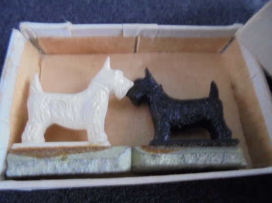 1946 DATED BOX WITH "TRICKY DOGS"-MATCH BOX SIZE