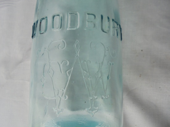 WONDERFUL LIGHT BLUE "WOODBURY' GLASS CANNING JAR WITH LID AND HOLDER