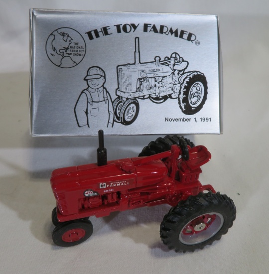 IH Super M-TA -- Toy Farmer