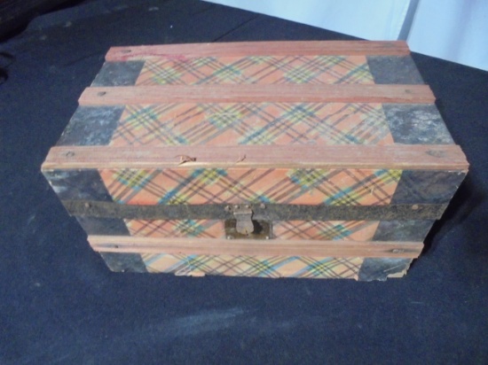 OLD TOY CHILDS TRUNK-NICE PRIMITIVE