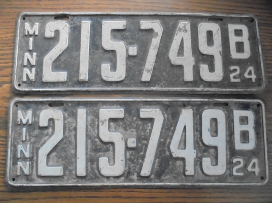1924 MATCHED SET OF MINNESOTA LICENSE PLATES-NICE ORIGINAL WITH FAIRLY GOOD PAINT