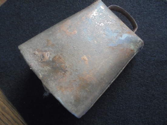 PRIMITIVE OLD "COW BELL"4 3/4 INCHES TALL